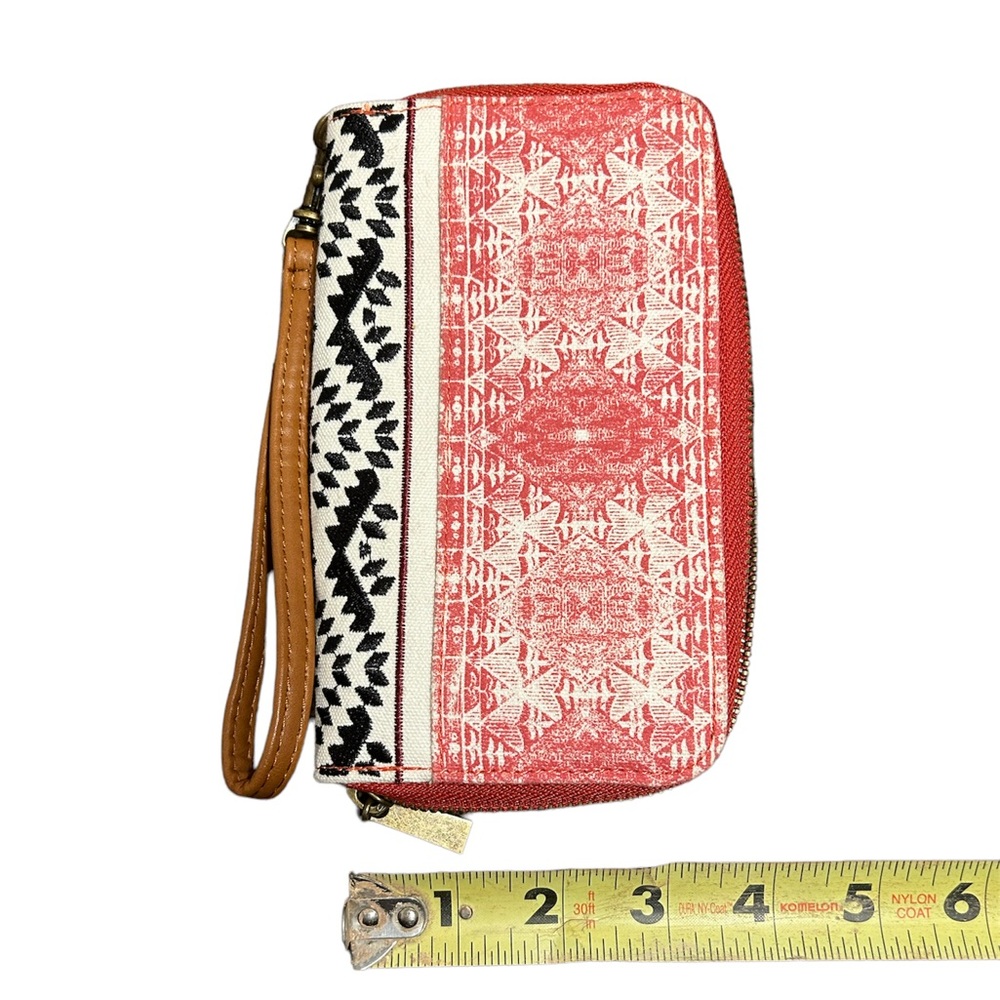 Patterned Women’s Wristlet Wallet - Picture 4 of 5